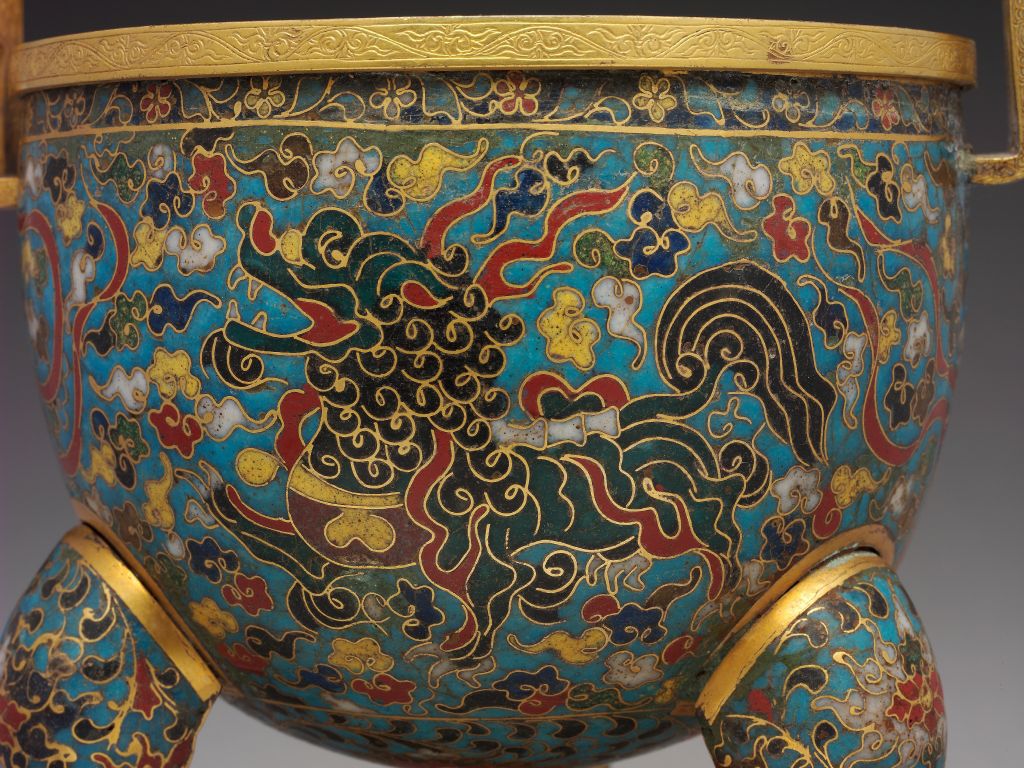 图片[2]-Filigree enamel tripod furnace with three lions playing ball pattern-China Archive